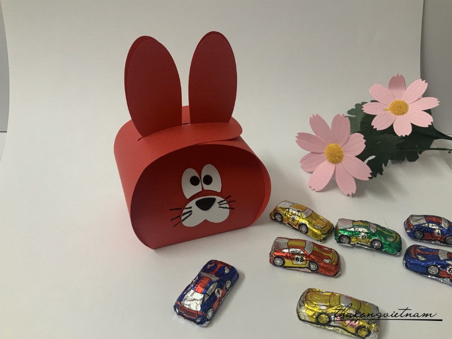Hộp quà thỏ đựng bánh, kẹo màu đỏ (8*10cm)